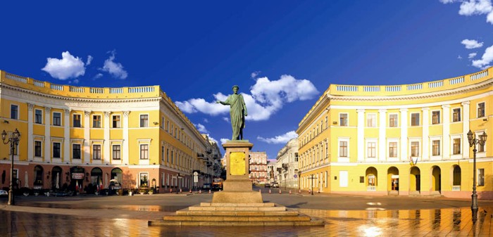Panorama_ploshhadi_Dyuka_de_Rishele_Primorskiy_bulvar_Odessa