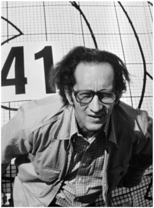 Frank-stella-and-his-black-paintings-how-much-is-art-that-hides-nothin-worth_02